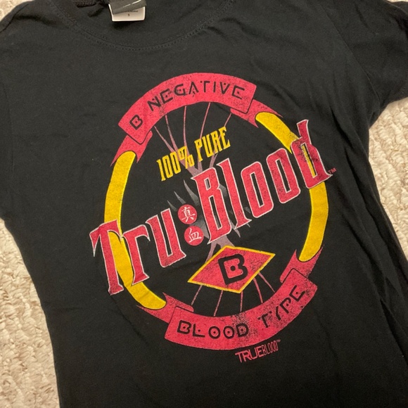 HBO True Blood women’s tshirt - size Small - Picture 2 of 4